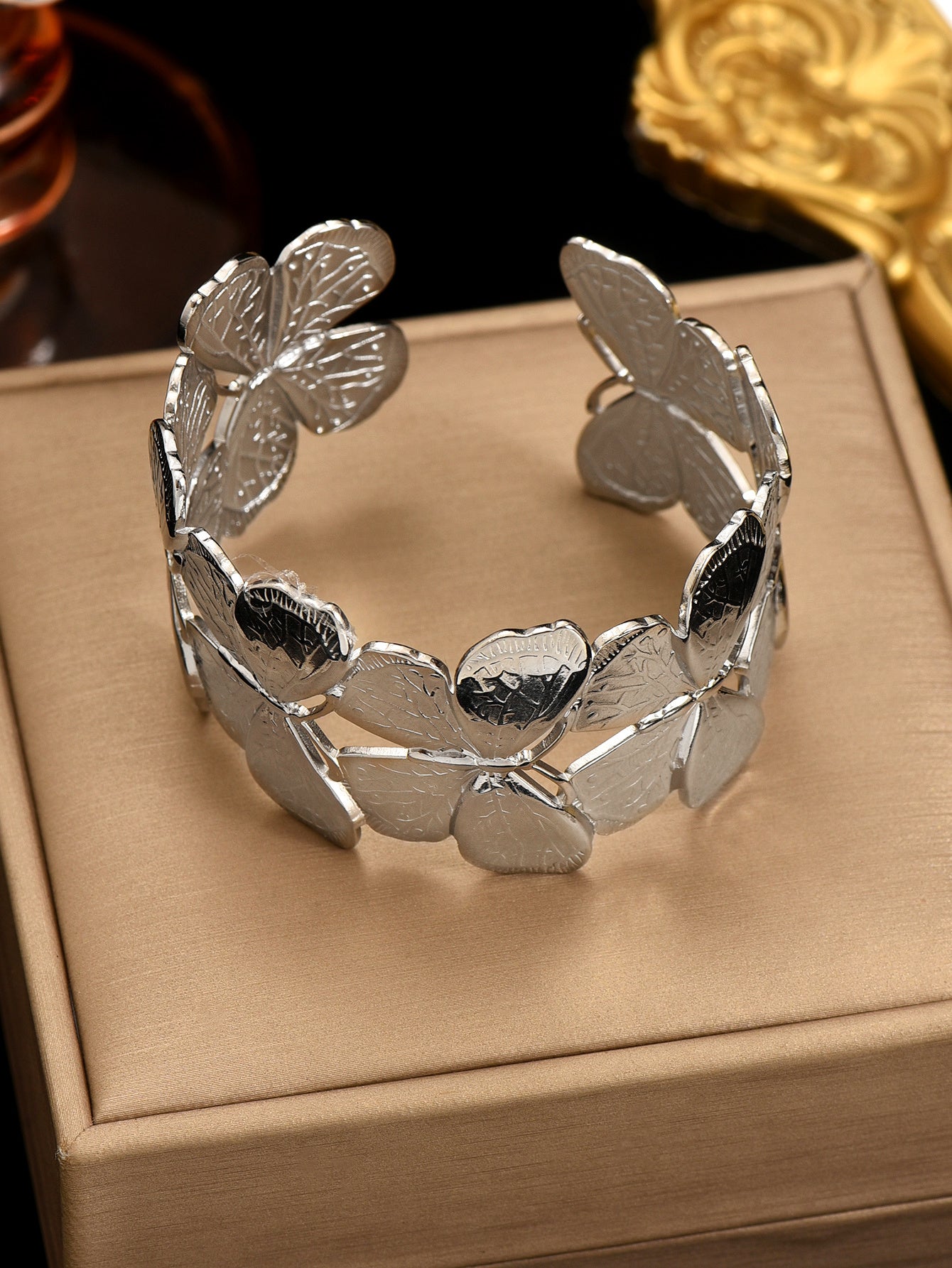 Lxalry Platinum Plated Stainless Steel Floral Carved Mirror Bracelet Hypoallergenic Skin Safe Jewelry With Artisan Polish Never Tarnish Luxury Gift For Women S Daily   Evening Wear