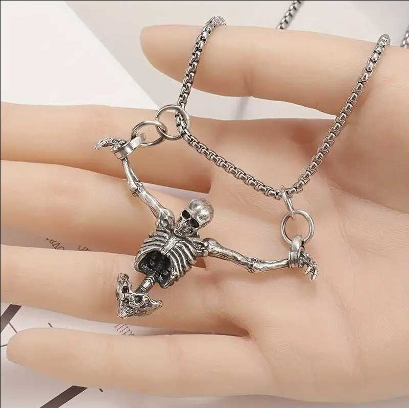 Retro Skull Necklace – European & American Style Personalized Punk Pendant for Men & Women