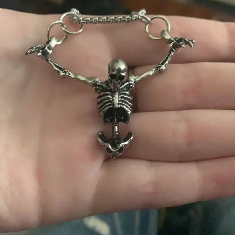 Retro Skull Necklace – European & American Style Personalized Punk Pendant for Men & Women